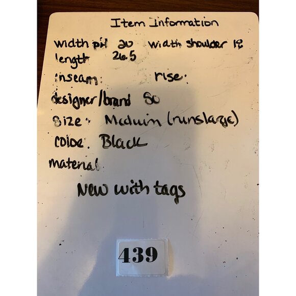 🌸3/$15🌸New with Tags Black Long Sleeve Tee sz Medium - Picture 4 of 5